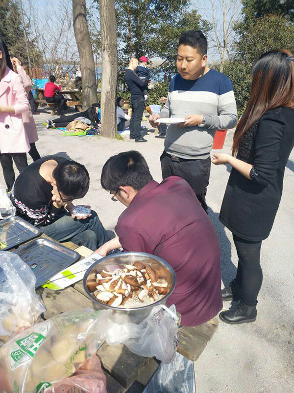 2017年3月百牛网络李宁体育园烧烤活动——第 18 张配图